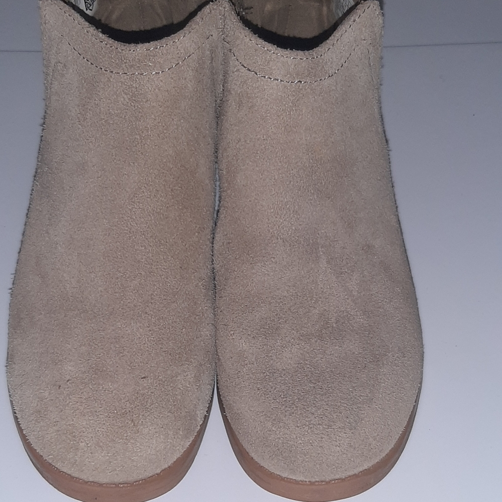 TOMS Deia Suede Booties-taupe
